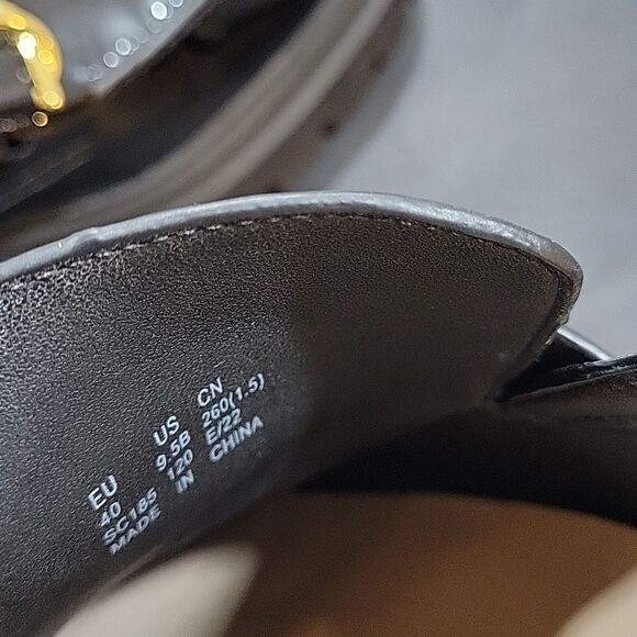 BRAND NEW STUART WEITZMAN OWEN BUCKLE ULTRA LUG PLASFORM LOAFER - Picture 13 of 16